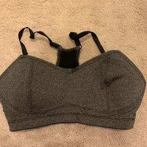 Maternity sports bra